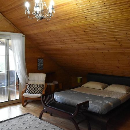 Beachfront, Tirana Guest House Velipoje Luaran gambar