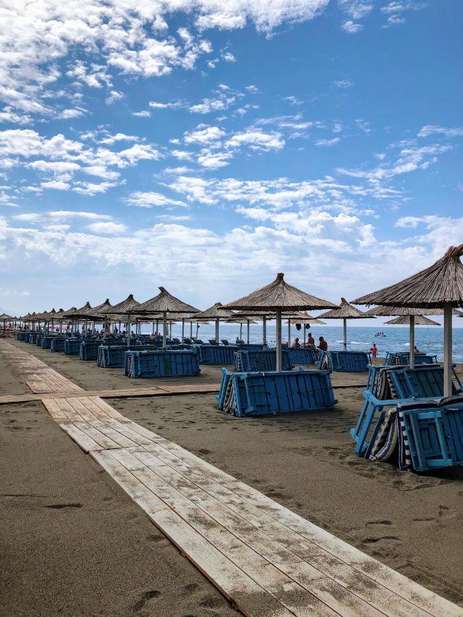 Beachfront, Tirana Guest House Velipoje Luaran gambar