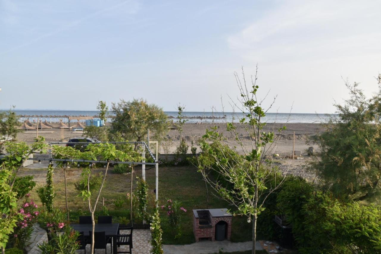 Beachfront, Tirana Guest House Velipoje Luaran gambar