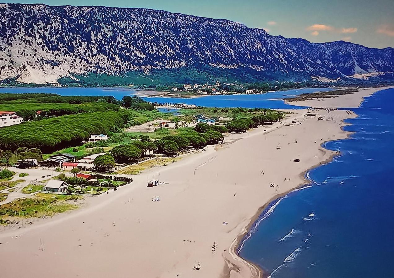 Beachfront, Tirana Guest House Velipoje Luaran gambar