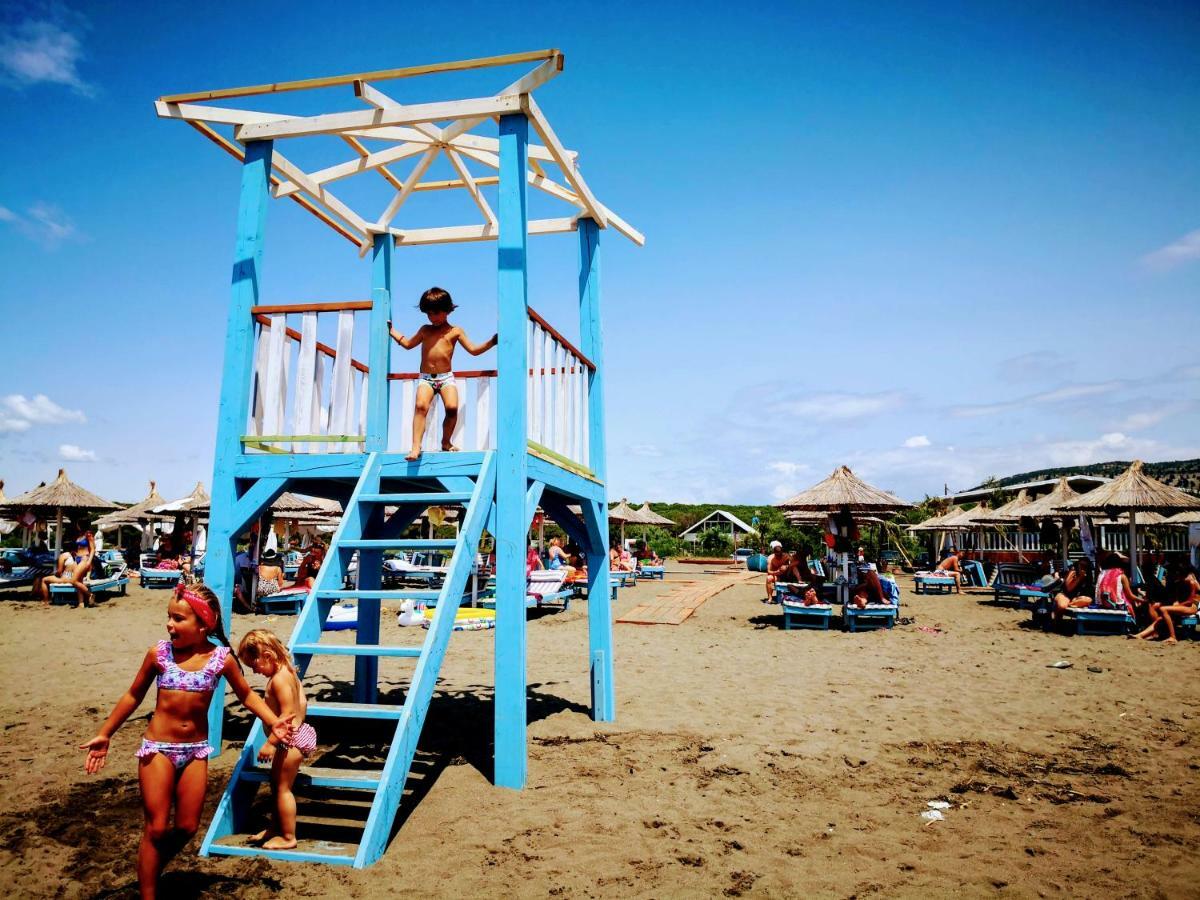 Beachfront, Tirana Guest House Velipoje Luaran gambar