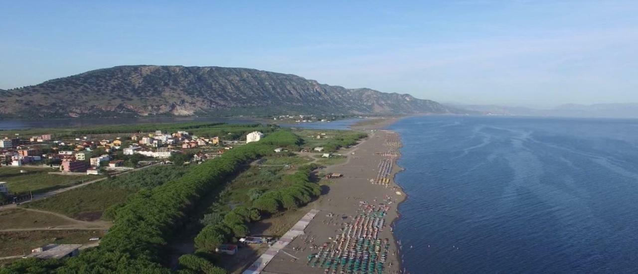 Beachfront, Tirana Guest House Velipoje Luaran gambar